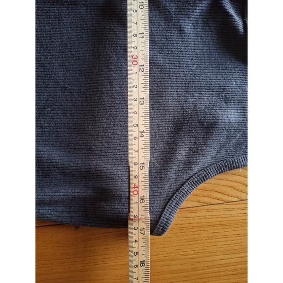 American Eagle Ribbed Henley Crop Lettuce Hem Tank Top Size XL - Picture 4 of 6